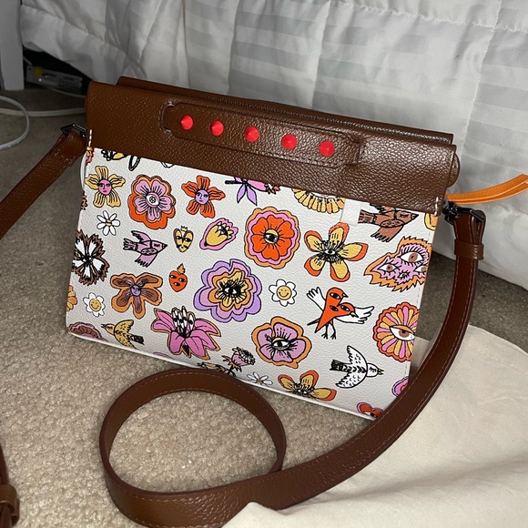 Min & Mon Handbags - Min & Mon Brown and White Floral Crossbody Bag